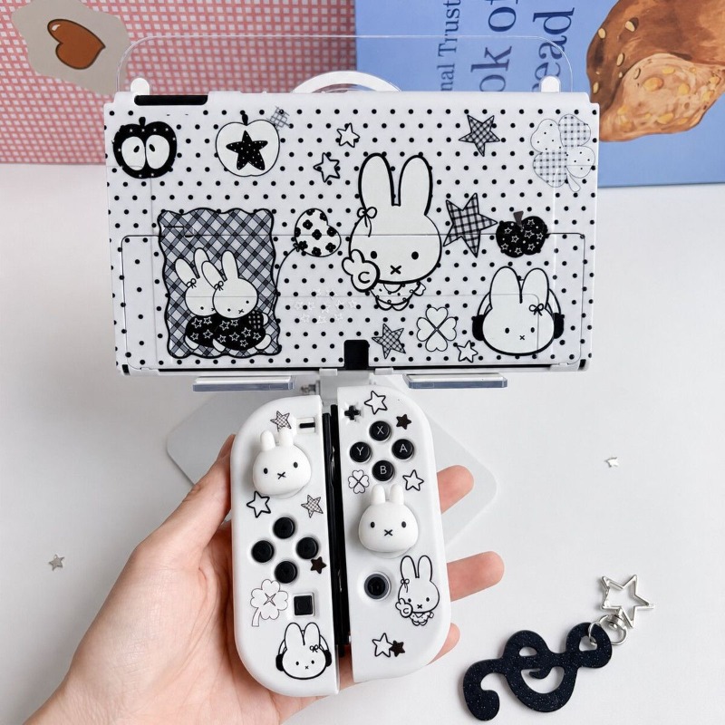 Urocze etui ochronne z motywem – Gaming Console In Tv recenzja i cena